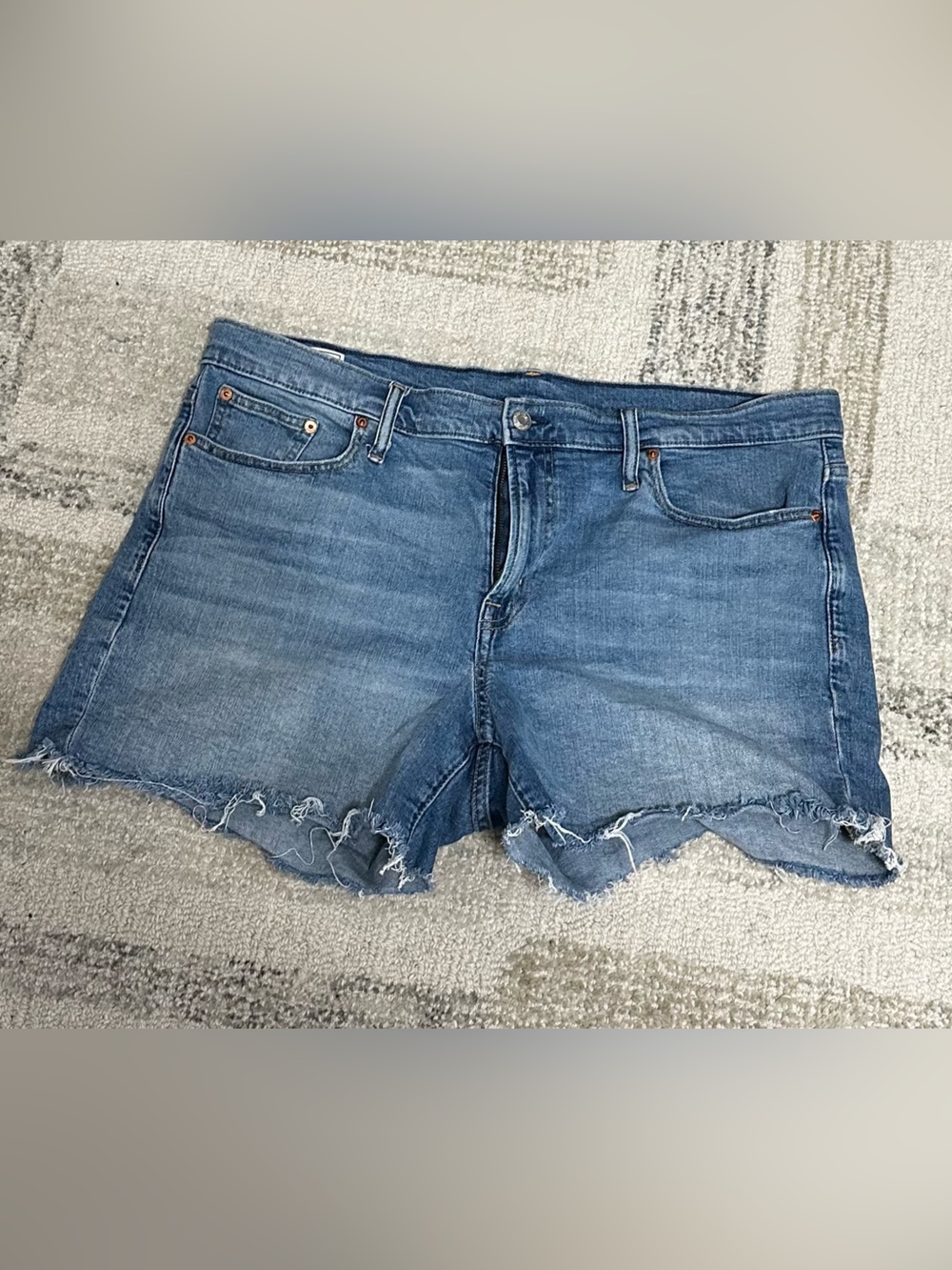 GAP Light Blue Denim Shorts - 34 Mid Rise 5”